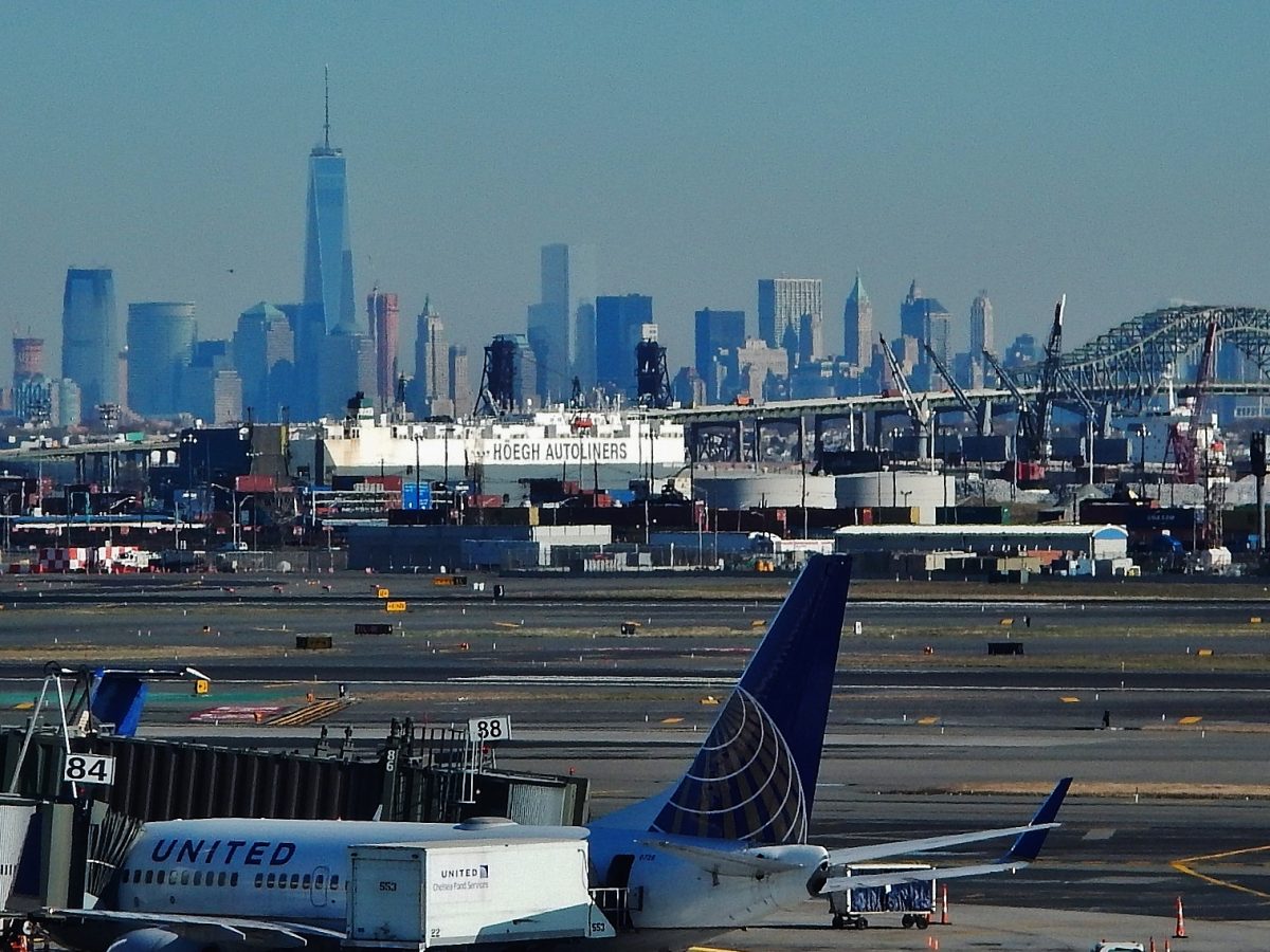 Newark Liberty International Airport runway