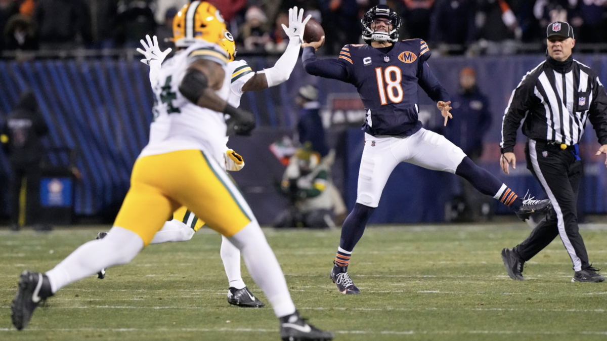 Caleb Williams makes clutch throw vs Packers